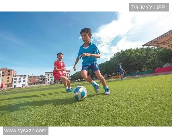 足球明星化身可动人偶在绿茵场上展现精彩踢球技艺的奇妙之旅 足球明星化身可动人偶在绿茵场上展现精彩踢球技艺的奇妙之旅